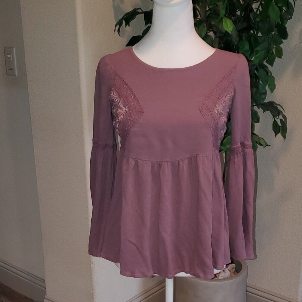 Lavender Boho Lace Bell Sleeve Top - Picture 2 of 8